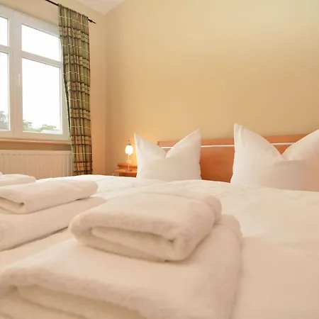 Seerose - 10 Seerose Sellin (Rugen)